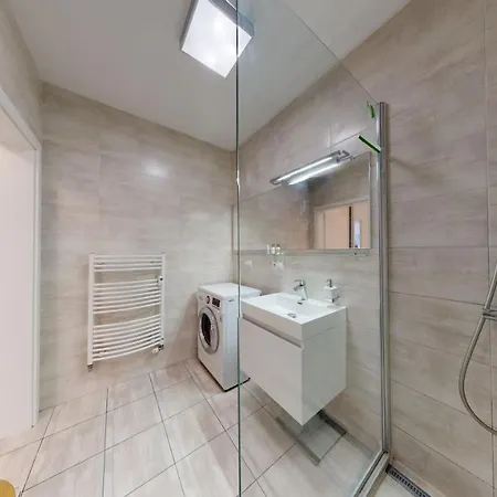 Bibi Centroom Apartment Piest'any